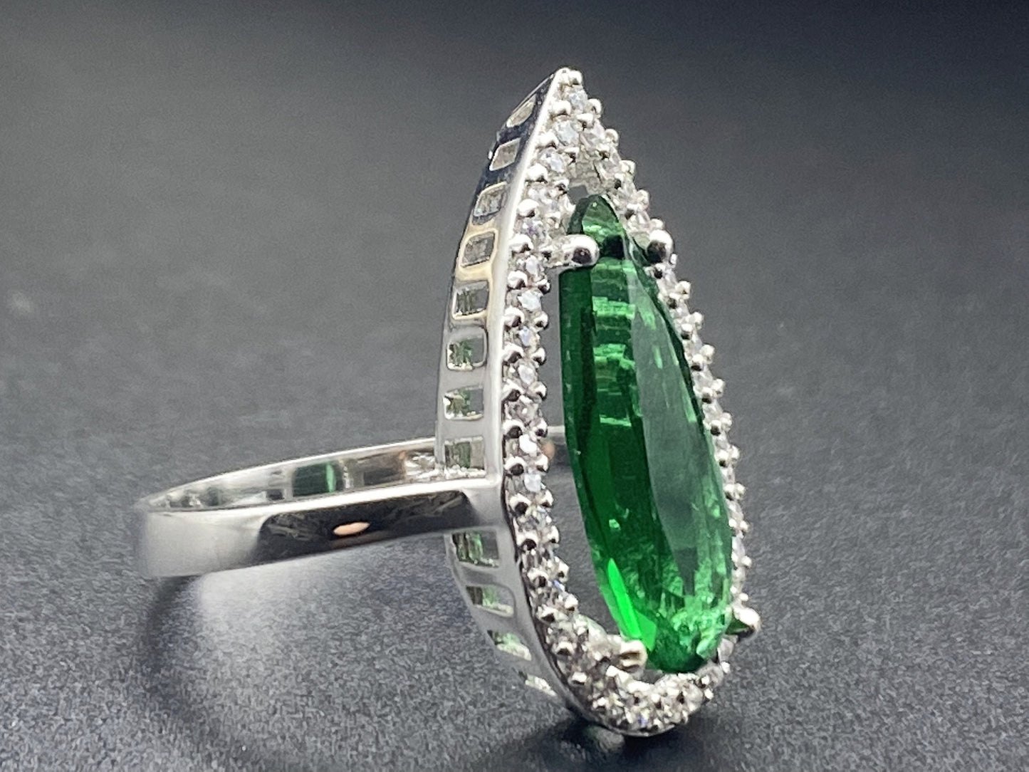 Greeb Emerald Stone Womens Ring, Ladies Handmade Silver Ring, Vintage Womens Ring, 925 Sterling Silver Ring, Authentic Ring, Gift For Her