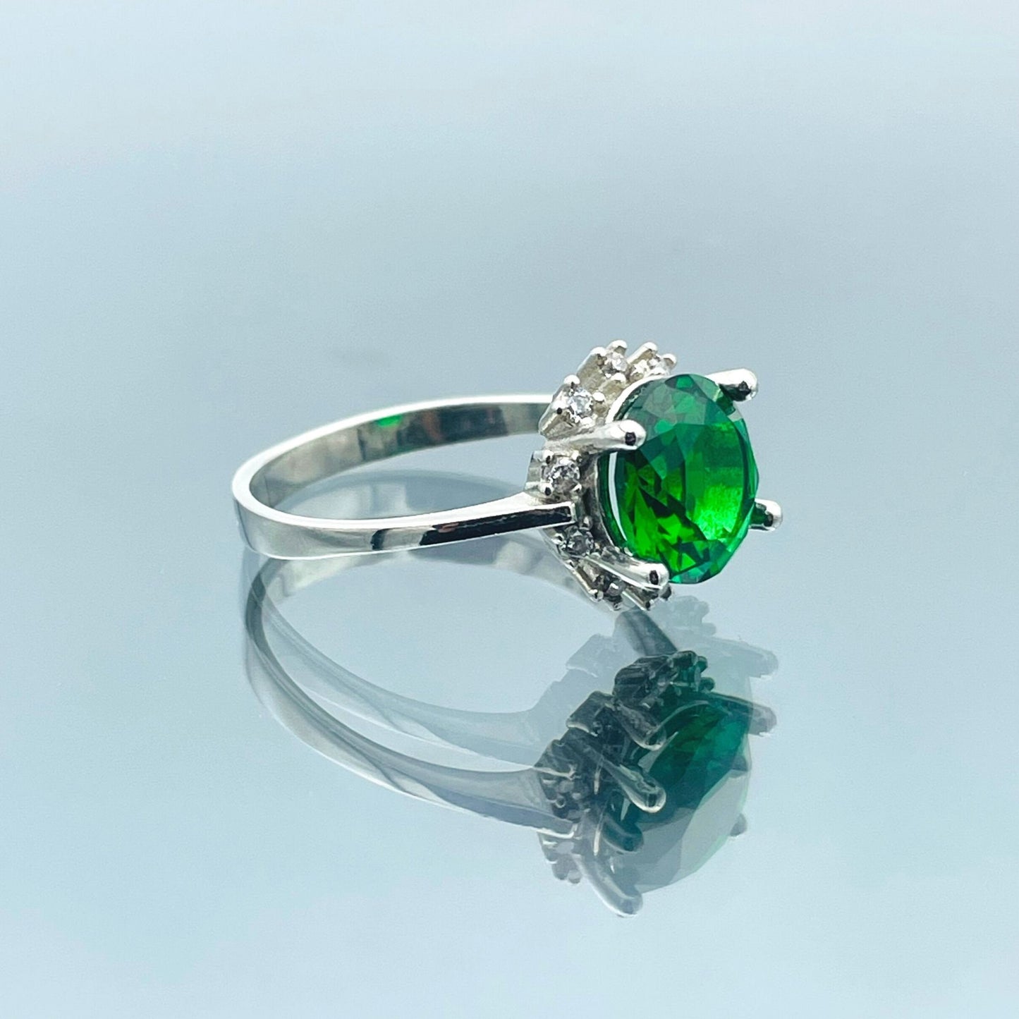 Women's Handmade Silver Ring with Oval Green Emerald Stone - Women's Jewelry - Unique Wedding or Engagement Ring - Ladies Silver Ring