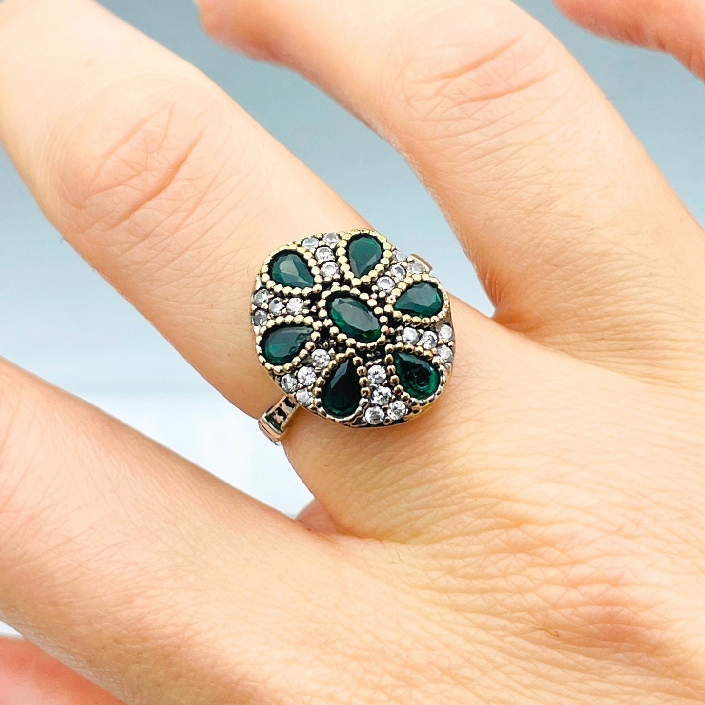 Women Emerald Silver Ring, Green Chamomile Petals Ring, 925 Sterling Silver, Handmade Ladies Ring, Women Silver Jewelry, Gift For Birthday