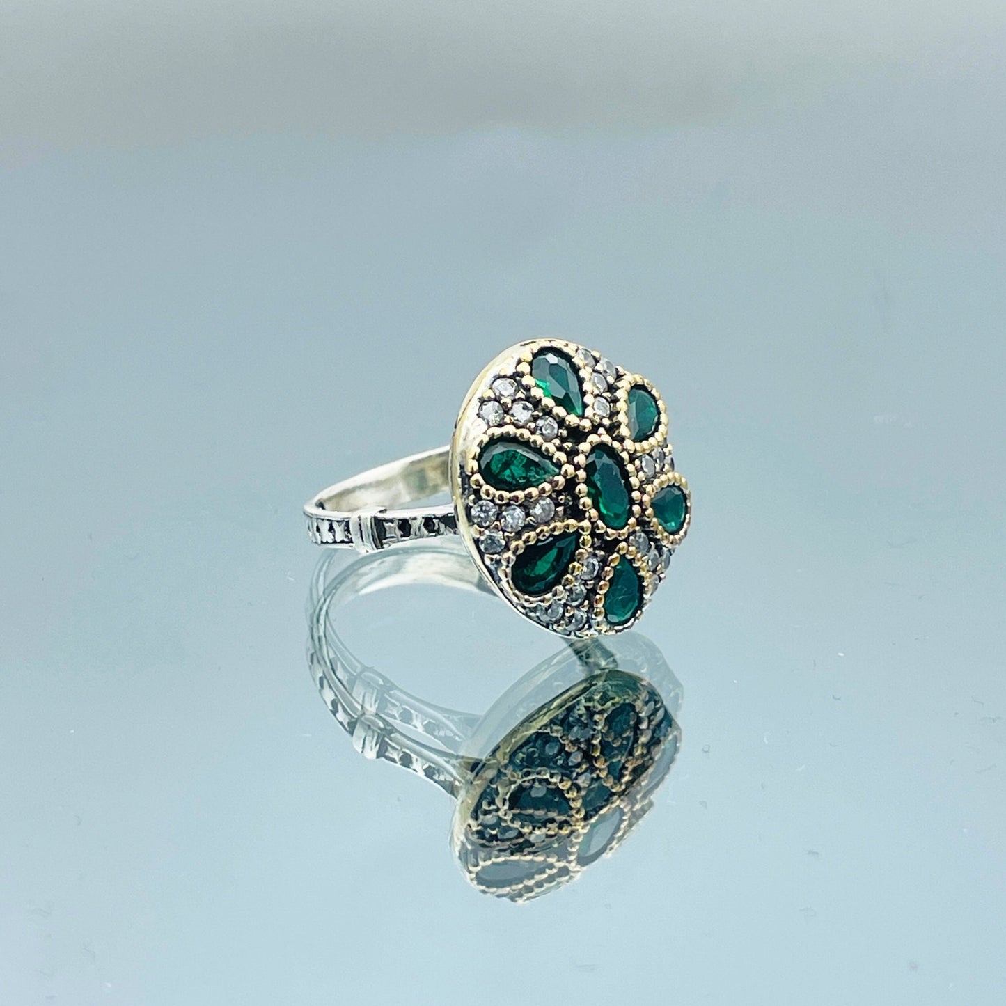 Women Emerald Silver Ring, Green Chamomile Petals Ring, 925 Sterling Silver, Handmade Ladies Ring, Women Silver Jewelry, Gift For Birthday