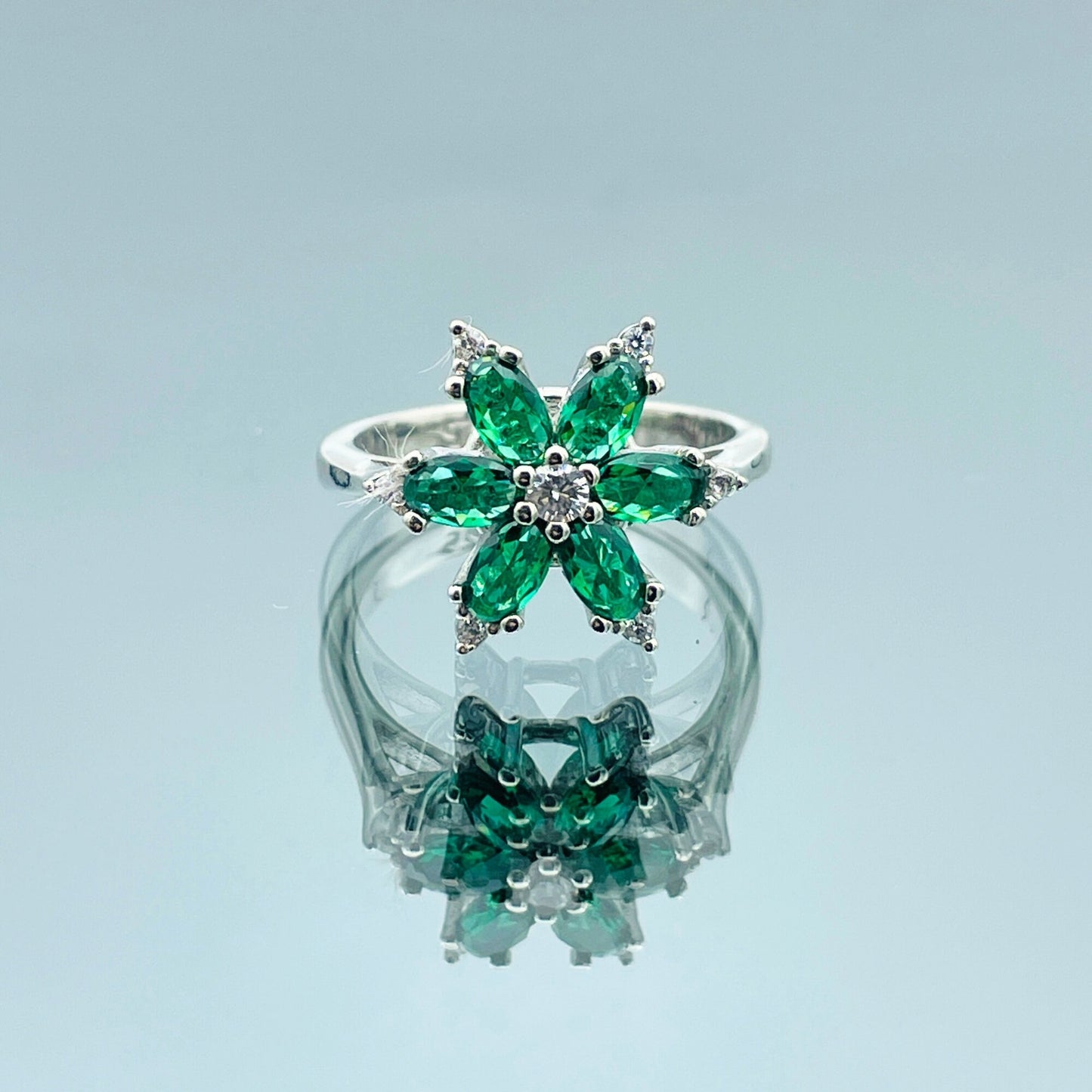 Women Emerald Silver Ring, 925 Sterling Silver, Turkish Handmade Ring, Gift For Her, Gift Birthday, Gift Anniversay, Flower Design Ring Gift