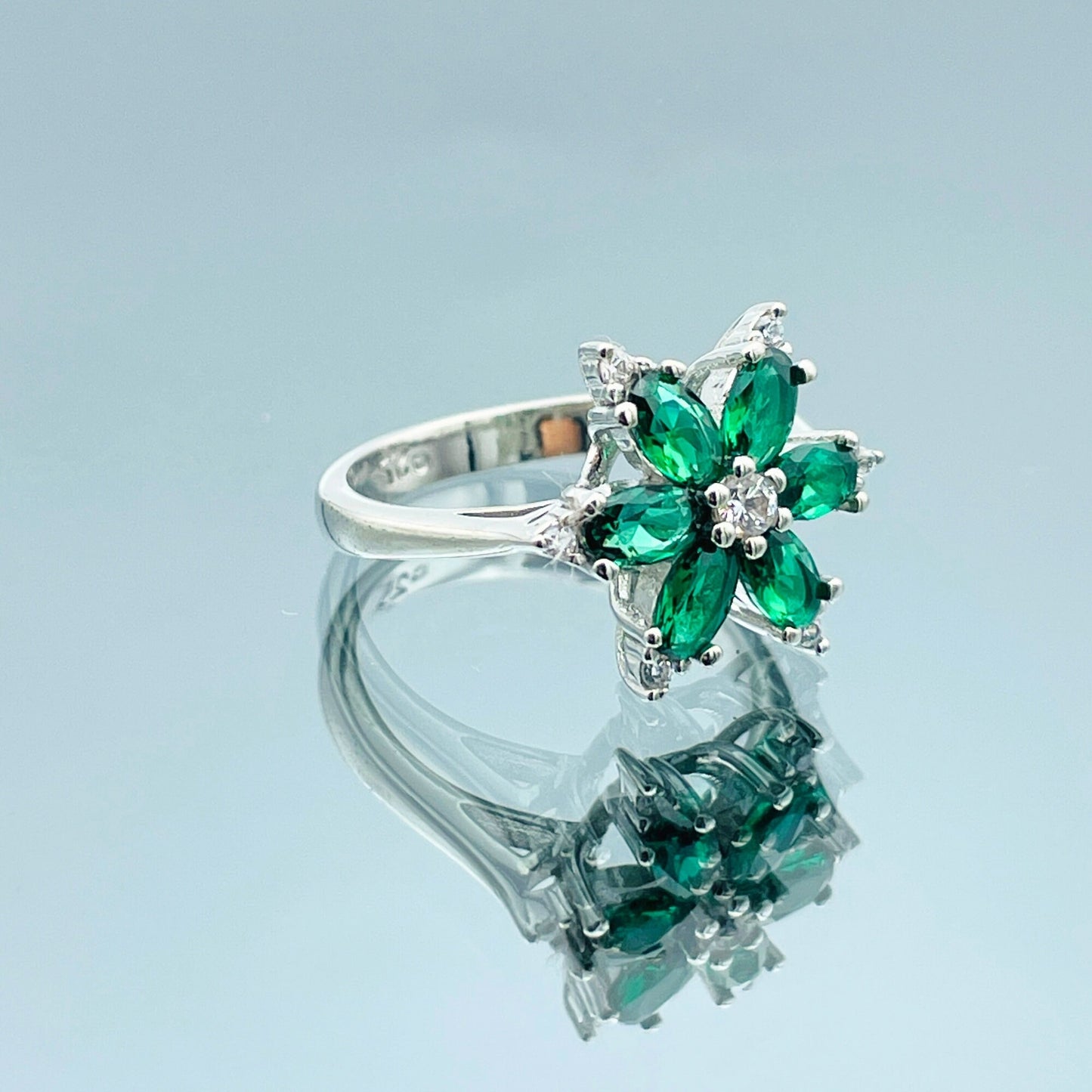 Women Emerald Silver Ring, 925 Sterling Silver, Turkish Handmade Ring, Gift For Her, Gift Birthday, Gift Anniversay, Flower Design Ring Gift