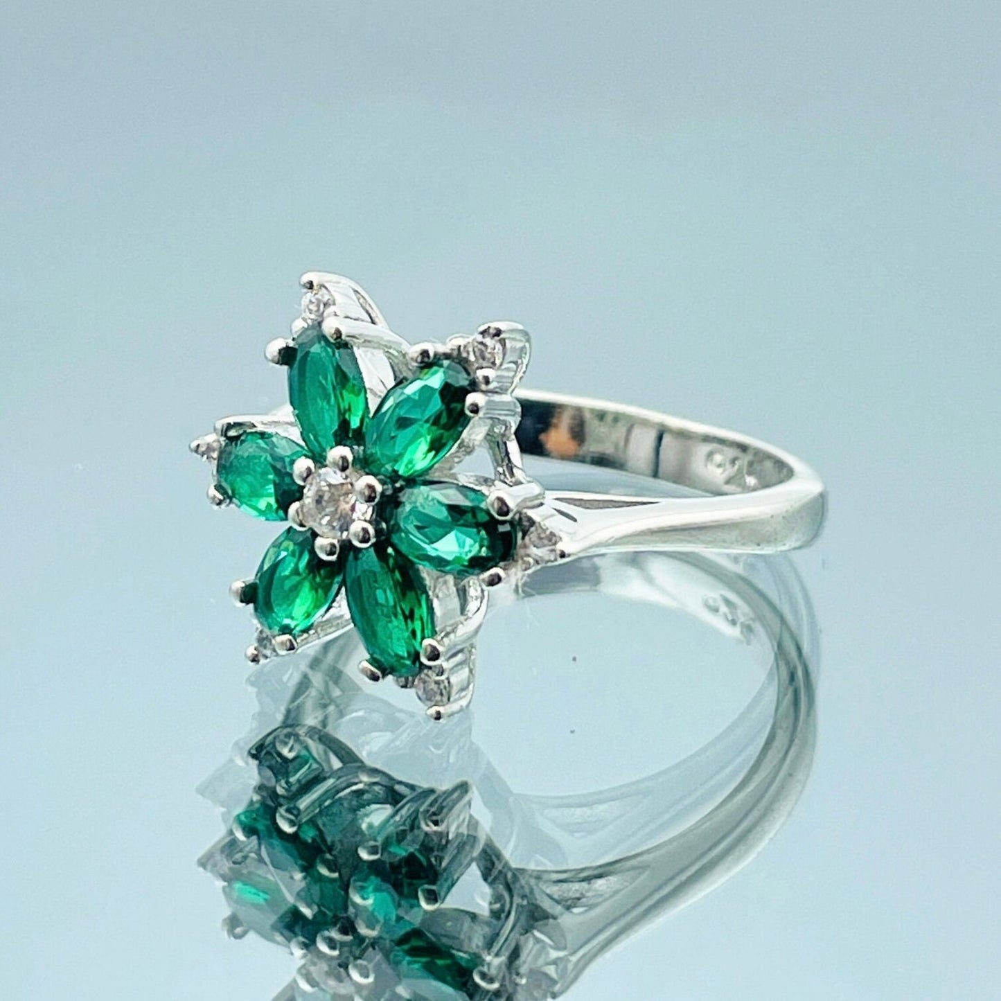 Women Emerald Silver Ring, 925 Sterling Silver, Turkish Handmade Ring, Gift For Her, Gift Birthday, Gift Anniversay, Flower Design Ring Gift